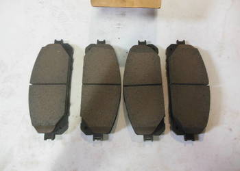 Zestaw poduszek hamulcowych przednich tarczowych - Mopar 68459898AB