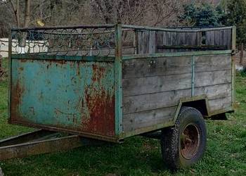 Przyczepa jednoosiowa dwukołówka