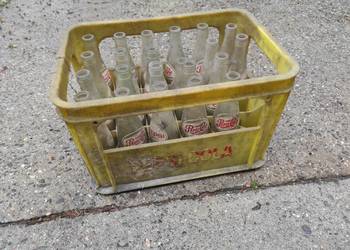 Transporter z butelkami po Pepsi Cola. Lata 70-80.