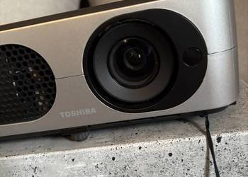 Projektor toshiba