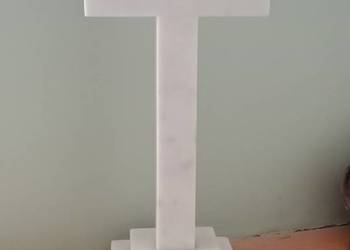 Krzyż z kamienia