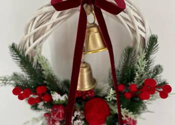 Świąteczny wianek na drzwi – elegancka dekoracja Bożonarodzeniowa