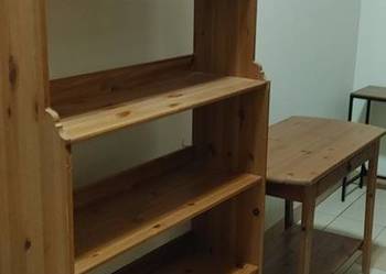 Stół IKEA-drewno-regał IKEA-drewno-HEMNES