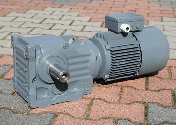 Motoreduktor kątowy 1.1kw. 13obr./min. z hamulcem. SEW