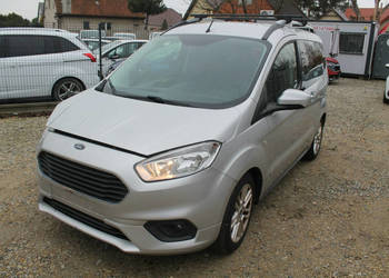 Ford Tourneo Courier Inna