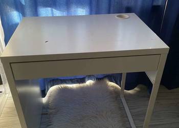 biały stolik białe biurko biała toaletka ikea micke 73x50