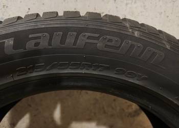 Opony Zimowe Laufenn  215/55/R17 używane