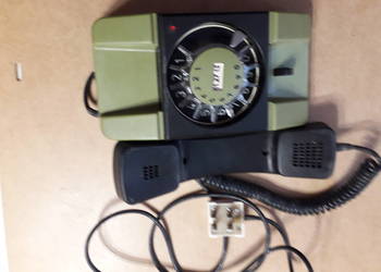 Aparat telefoniczny Bratek firmy TELKOM, analogowy, z klasyczną tarczą