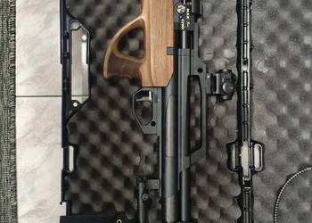 Wiatrówka karabinek PCP Evanix Max Air II z pełnym wyposażeniem.