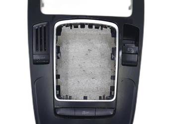GAŁKA ŚRODKOWY RAMKA AUDI A4 B8 8K0864261