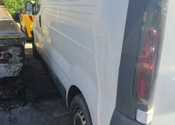 Opel Vivaro long uszkodzony
