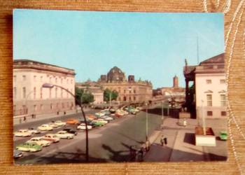 ALEJA UNTER DEN LINDEN W BERLINIE