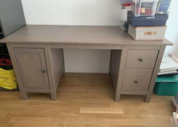 biurko IKEA-HEMNES-drewno -BRW biurko-krzesło-biurko drewno