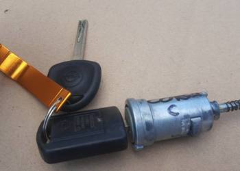 stacyjka z kluczykiem Opel Corsa C Combo oryginał