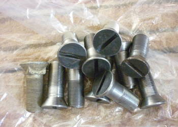 Śruba M20X1,5X52mm do koparki transzejowej BTM