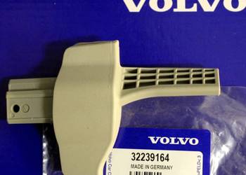 VOLVO XC60 II lewy zaczep uchwyt rolety bagaznika bezowy 32…