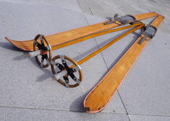 Stare narty jesionowe 202 cm z kijkami