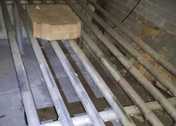 Stół rurowy do ubojni