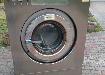 Pralnica elektryczna wsad 23 kg.
