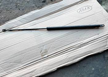 Audi 80 B4  80B4 Siłownik maski klapy