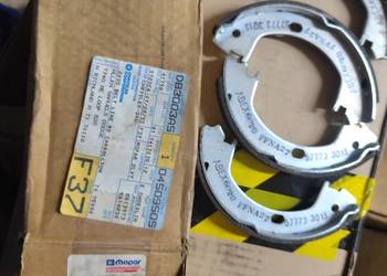 Komplet szczęk hamulca postojowego MOPAR CHRYSLERA 300 M Neon II 95-10 45 Komplet szczęk hamulca postojowego MOPAR CHRYSLERA 300 M Neon II 95-10 45