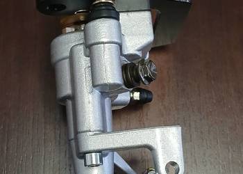 Tylny zacisk hamulcowy