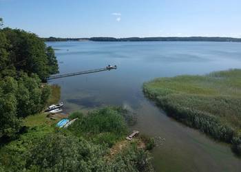 •	Dom z własną plażą i pomostem nad jeziorem Mamry na  SWJM