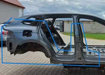 Skoda Enyaq 5LA iV60 BŁOTNIK PRAWY TYŁ SŁUPEK ŚRODKOWY 