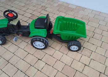 Traktorek na pedały z przyczepką dla dziecka - ładny jak Nowy