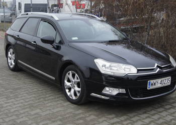 Bogato wyposażony Citroen z automatyczną skrzynią