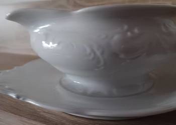 Wałbrzych PRL Biała porcelanowa sosjerka. Bez uszkodzeń.