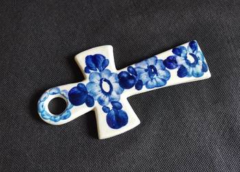 Stary Krzyż w kwiaty fajans Włocławek design PRL