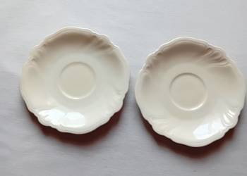 Dwa spodeczki pod filiżanki Rosenthal Victoria. Sygnatura z lat 30-ych. Dwa spodeczki pod filiżanki Rosenthal Victoria. Sygnatura z lat 30-ych.