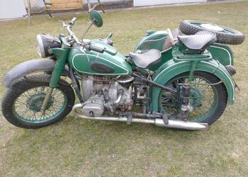 Ural M61 z 1961 roku z dokumentami.