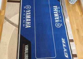 Mata Yamahy pod motocykl