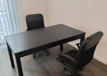 Dwa stoły rozkładane