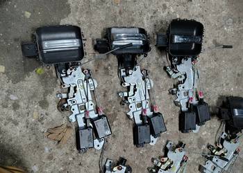 Mechanizm zamka zamek prawy tył citroen C8 peugeot 807 klamka