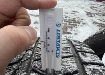 Sprzedam dwie opony zima firemax 23r 245/45/19