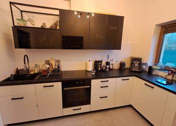 Syndyk sprzeda Komplet mebli kuchennych