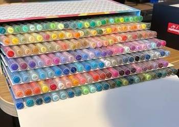 Zestaw 168 markerów akrylowych