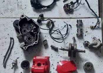 Husqvarna tc250 2010r części Kartery wał ćwiartka pokrywa pompa rozrząd