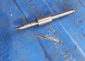 Junak M07 M10 Awo iskrownik ośka iskrownika wirnik