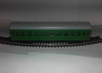 pasażerski wagon czteroosiowy w skali TT Piko