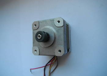 KP42HM2-229 Japan Servo motor 1,8Deg/step 4x19 silnik krokow