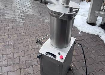 Nadziewarka tłokowa