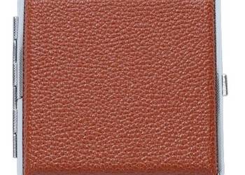 Elegancka Metalowa Papierośnica W Brązowej Sztucznej Skórze