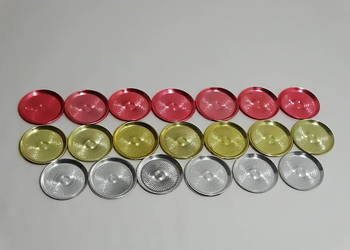 Zestaw dekoracyjnych talerzyków / podstawek – tłoczone wzory vintage