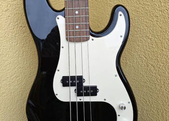 Gitara basowa Fender Squier