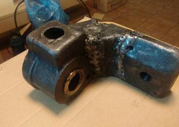 Obsada nakrętki śruby poprzecznej frezarki FWA41