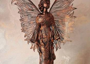 Anioł w kolorze miedzi z drobinkami turkusu